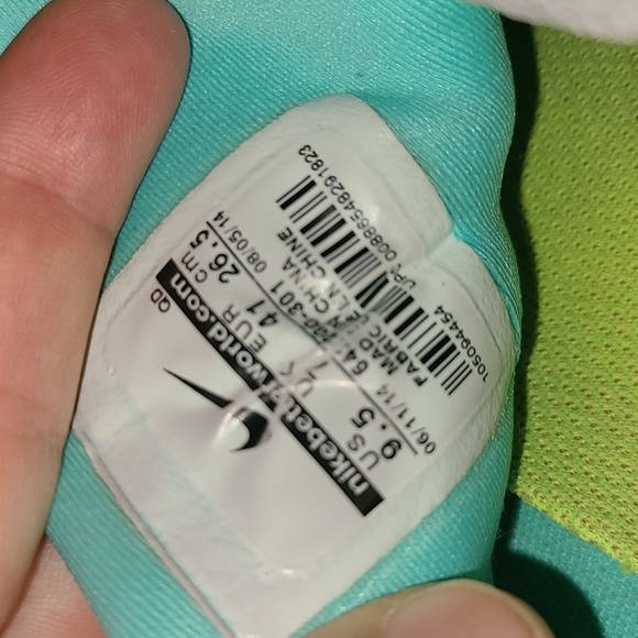 Nike Shoes - Picture 2 of 7